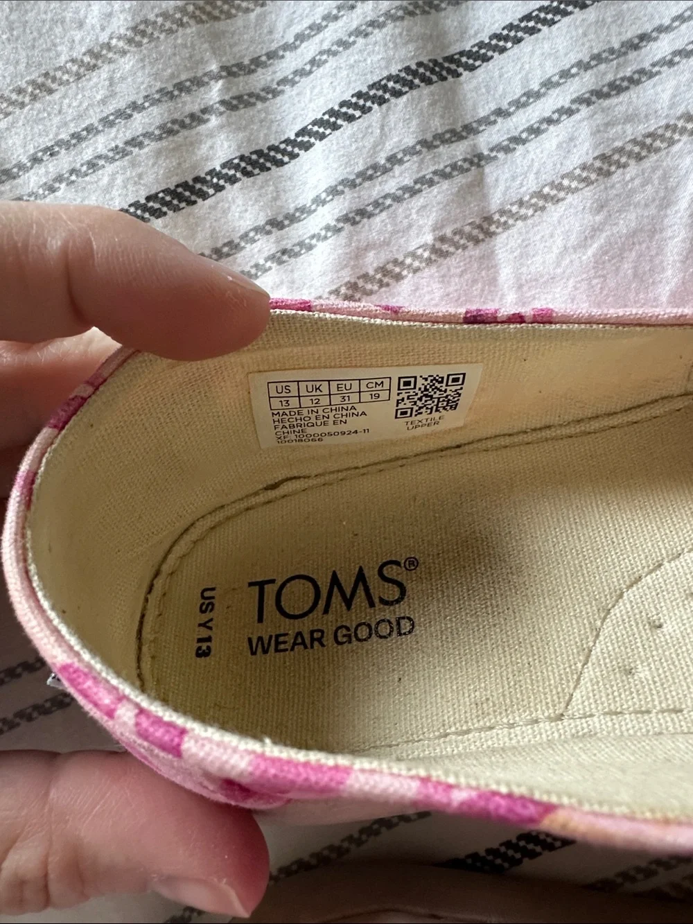 Toms Pink Heart Print Kids Slip-Ons